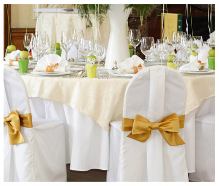 Ivory Or White Table Linens For Wedding